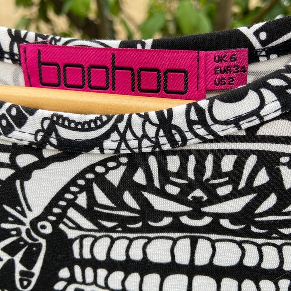 Boohoo Skull Print Stretch Jersey Dress - Picture 2 of 3